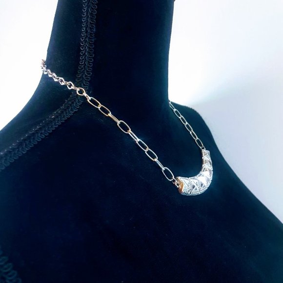 #J4 Silver 9” Triangle Pattern Fashion necklace - Picture 3 of 8